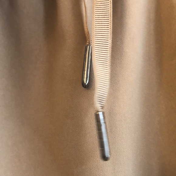 Khaki Lululemon Skirt Size 4 - Picture 2 of 5